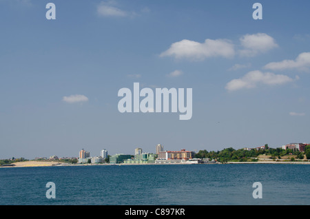 La Bulgaria, Nessebur (aka Nessebar o Nesebar). Mar Nero costa al porto della citta di Nessebur, Sunny Beach resort area. Foto Stock