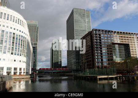 Canary Wharf e Heron Quay Docklands di Londra Foto Stock