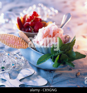 Insalata di frutta fresca e litchi sorbetto Foto Stock