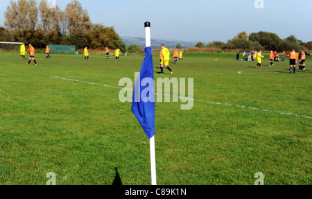 Calcio Amatoriale corrispondono a Outwood Road campi, Radcliffe, Greater Manchester, Inghilterra. Foto di Paolo Heyes, ottobre 2011. Foto Stock