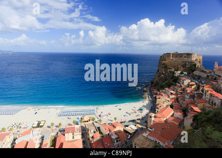 Splendida vista sulla costa di Scilla in Calabria Italia meridionale Foto Stock