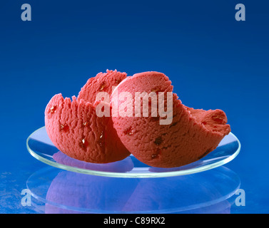 Palline di gelato alla fragola Foto Stock