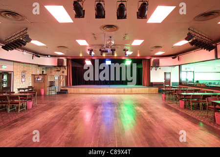 Interno della sala concerto in talloni Social Club in Middlesbrough, Teesside, Regno Unito Foto Stock