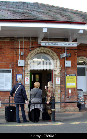 L'ingresso a Stratford-upon-Avon stazione ferroviaria, REGNO UNITO Foto Stock