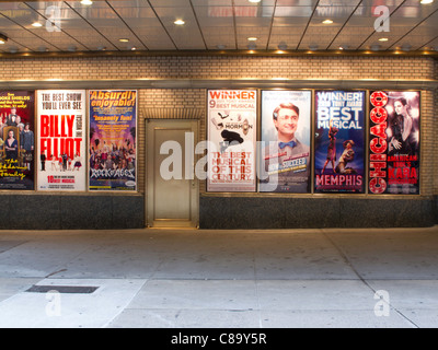 Spettacolo di Broadway Poster Array, Shubert Alley, Times Square NYC Foto Stock