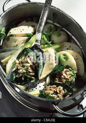 Pollo e stufato di vegetali Foto Stock