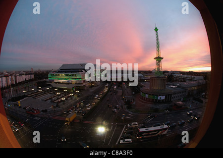 ICC con torre della radio in Berlin-Charlottenburg, Germania Foto Stock