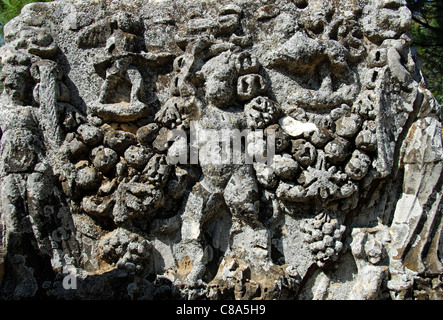 AFRODISIAS, Turchia. Weathered carving su un antico sarcofago romano. 2011. Foto Stock