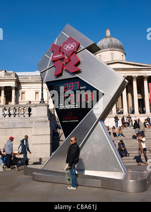 2012 Olimpiadi di Londra orologio per il conto alla rovescia a Trafalgar Square a Londra Foto Stock