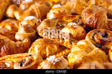 Selezione di viennoiserie Foto Stock