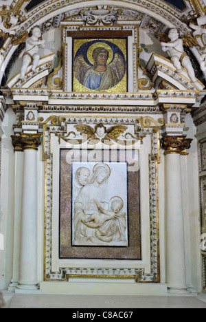 L angelo di Giotto mosaico (inizio 1300 AD), chiesa di San Pietro Ispano - boville ernica, Italia Foto Stock
