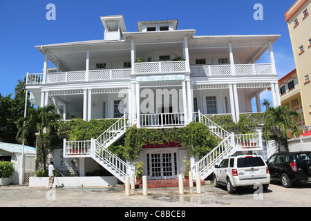 La grande casa hotel, risalente al 1927, Cork Street, Fort George, Belize City, Belize, dei Caraibi e America centrale Foto Stock