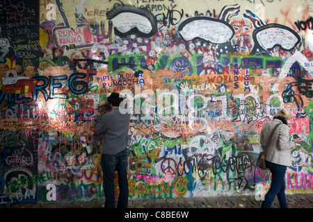 Il Muro di John Lennon Foto Stock