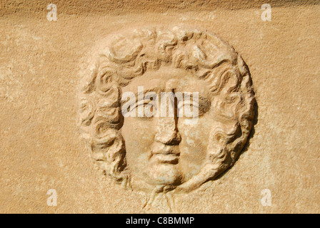 AFRODISIAS, Turchia. Dettagli scolpiti su un antico romano sarcofago di pietra. 2011. Foto Stock