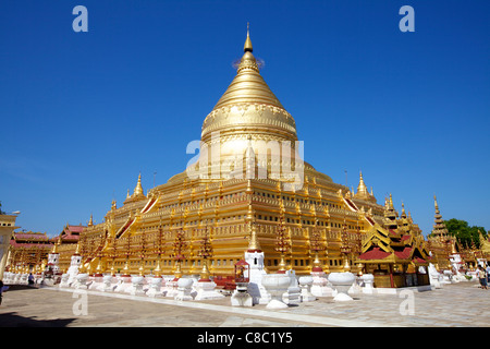 Shwezigon Paya, Bagan, Myanmar Foto Stock