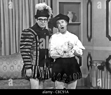 PICCADILLY PALACE ITC spettacolo TV in 1962 con Eric Morecambe a sinistra e Ernie Wise Foto Stock