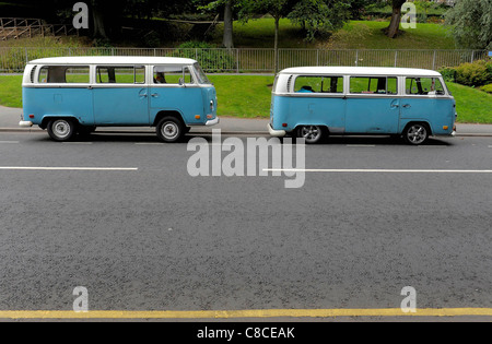 © Tony Bartolomeo camper parcheggiato sulla valle vicino a Scarborough lungomare. Foto Stock