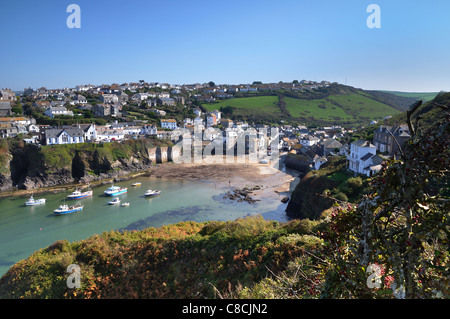 Port Issac, Cornwall, Regno Unito su una luminosa giornata di sole Foto Stock