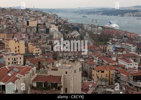 Vista del quartiere Beyoğlu dalla Torre di Galata - Istanbul, Turchia. Foto Stock