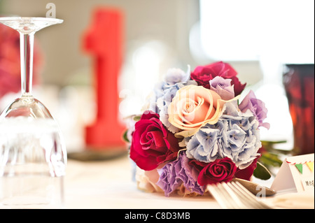 Una sposa wedding bouquet di fiori Foto Stock