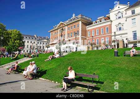 Sulla riva del fiume Tamigi, Richmond, Richmond Upon Thames, Greater London, England, Regno Unito Foto Stock