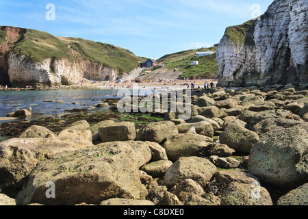 Panorama della spiaggia dal mare, con la bassa marea, nord sbarco, Flamborough Foto Stock