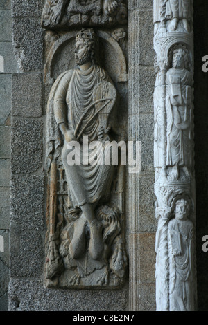 Statua di re Davide accanto all'ingresso sud della cattedrale di Santiago de Compostela in Galizia, Spagna. Foto Stock