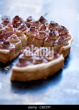 Rosebud a forma di pasta sfoglia tart Foto Stock