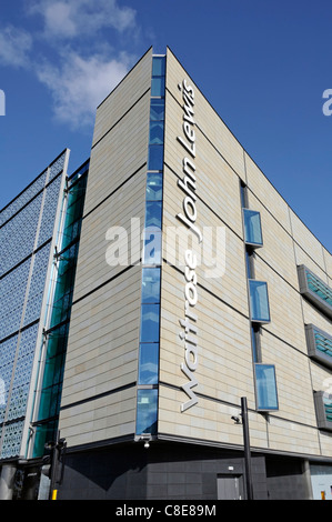 I segni sul lato esterno della Waitrose & John Lewis Store a Stratford City Westfield Shopping center adiacente 2012 Olympic Park Newham Est Londra Inghilterra REGNO UNITO Foto Stock