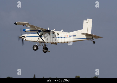 Francese Armata Pilatus PC-6 singolo motore turboprop aeromobili di utilità in volo Foto Stock