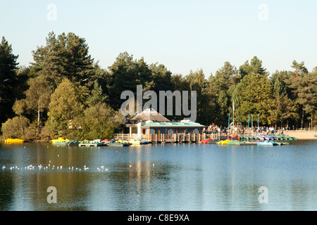 Center Parcs Boathouse lago e pancake house Foresta di Sherwood pines Nottingham Nottinghamshire England Regno Unito Foto Stock