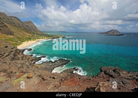 Vista Isola dei Conigli e di Makapu'u parco spiaggia in sabbia di Hawaii Foto Stock