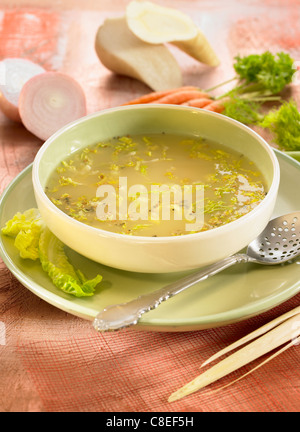 Brodo di lattuga con uovo e la citronella Foto Stock