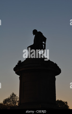 Gower Memorial all'alba, Stratford-upon-Avon, England Regno Unito Foto Stock