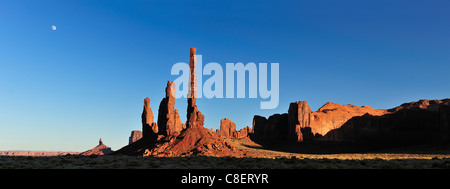 Scenario desertico, tramonto, Totem, Navajo, rock, prenotazione indiana, Monument Valley, Tribal Park, Arizona, Stati Uniti d'America, Stati Uniti, Foto Stock