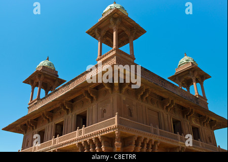 Fatehpur Sikri, la Diwan-i-Khas Hall dell udienza privata nel XVI secolo la città del Mughals, a Agra, India settentrionale Foto Stock