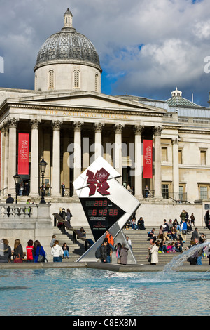 Gazzetta 2012 Olimpiadi di Londra orologio per il conto alla rovescia, Trafalgar Square, Londra - Inghilterra. Foto Stock