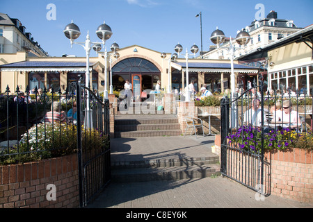 Seaside Cafe esterno terrazza, Bridlington, nello Yorkshire, Inghilterra Foto Stock