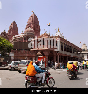 Strada trafficata, Chandni Chowk, Vecchia Delhi, India Foto Stock