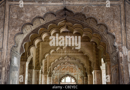 Gli archi del Diwan-i-Aam, Red Fort, Sito Patrimonio Mondiale dell'UNESCO, la Vecchia Delhi, India Foto Stock