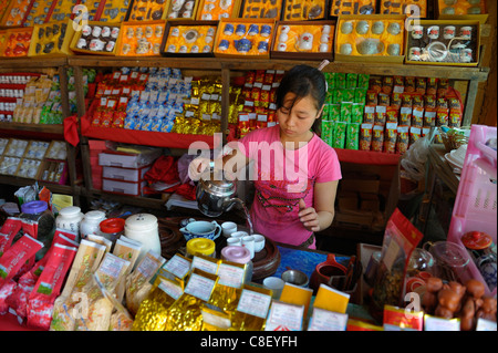 Cinese, Tea House Store, vendita, tè, Villaggio, divieto Rak Thai, Thailandia, Asia Foto Stock