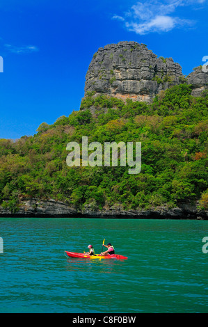 Kayak, Mae Koh, Isola, tour in barca, Ang Thong, Nazionale, il parco marino, Thailandia, Asia Foto Stock