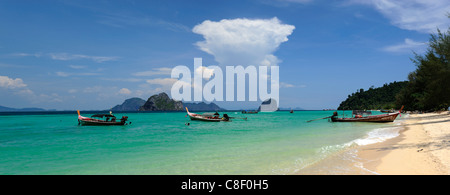 Longtail barche, barche, Beach, Koh Hai, Koh Ngai, Thailandia, Asia, sabbia, vacanze Foto Stock