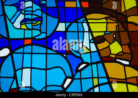 Vetrata, Regina Mundi chiesa cattolica, scena di Soweto uprising, Soweto, Johannesburg Gauteng, Sud Africa Foto Stock