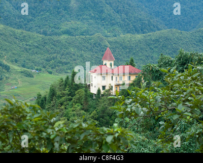 Vecchio, francese, lo stile coloniale residence a SAPA, Vietnam. Foto Stock