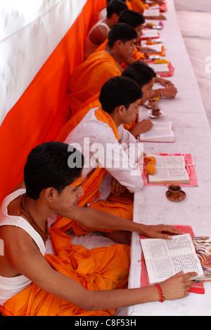 Brahmachari (tempio indù studenti) lo studio delle Scritture, Haridwar, India Foto Stock