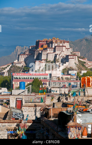 Il palazzo del Potala ex capo residenza del Dalai Lama, Sito Patrimonio Mondiale dell'UNESCO, Lhasa, in Tibet, in Cina Foto Stock