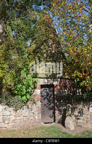 Il vecchio villaggio di Lock up o casa rotonda carcere a Ticknall Foto Stock