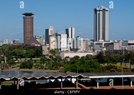 Lo skyline di Nairobi da Uhuru Park, Nairobi, Kenya, Africa orientale Foto Stock