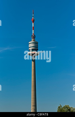 La Torre del Danubio è una torre di vedetta nel Parco del Danubio. Vienna, Austria, Europa Foto Stock